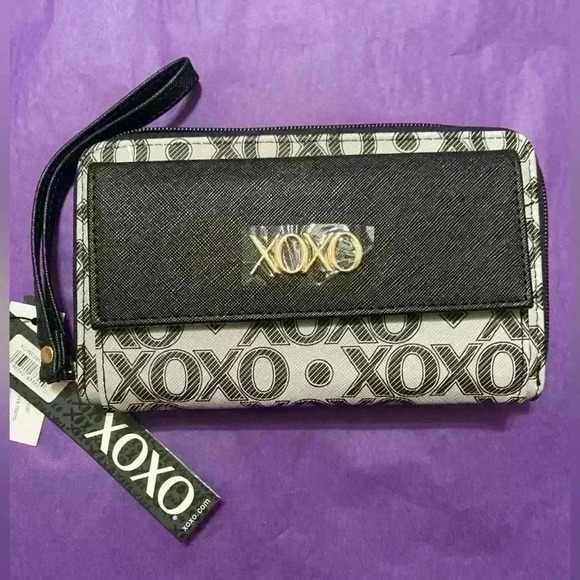 XOXO Wristlet Wallet - Your choice all three NWT - Picture 2 of 14